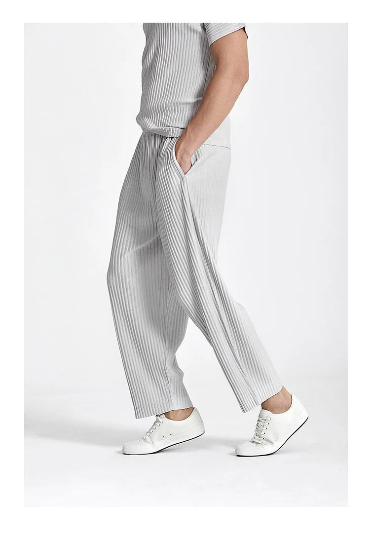 CLASSIC PLEATED PANTS