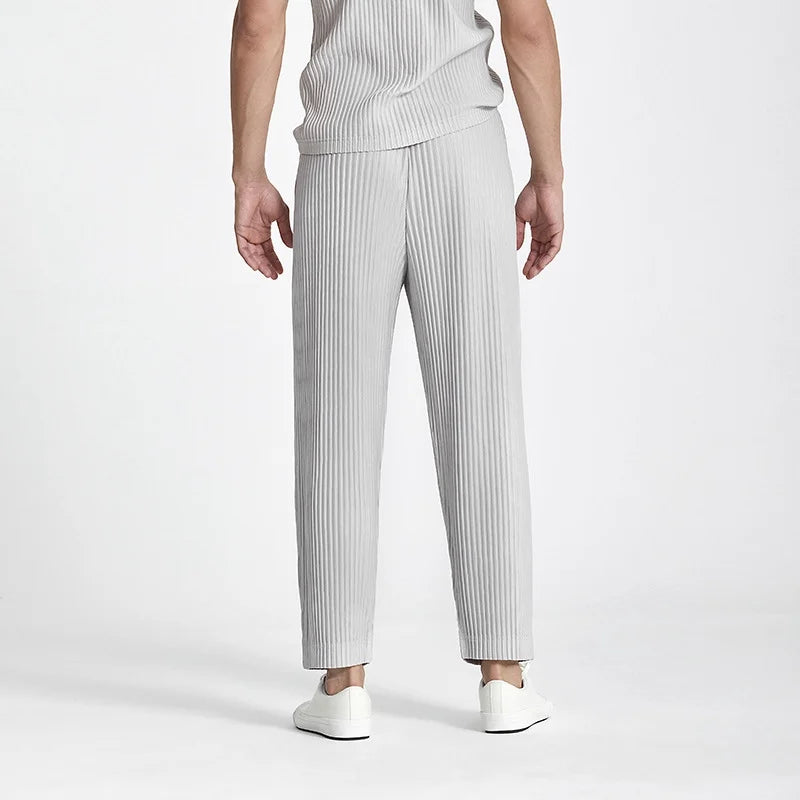 CLASSIC PLEATED PANTS