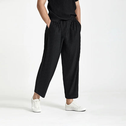 CLASSIC PLEATED PANTS